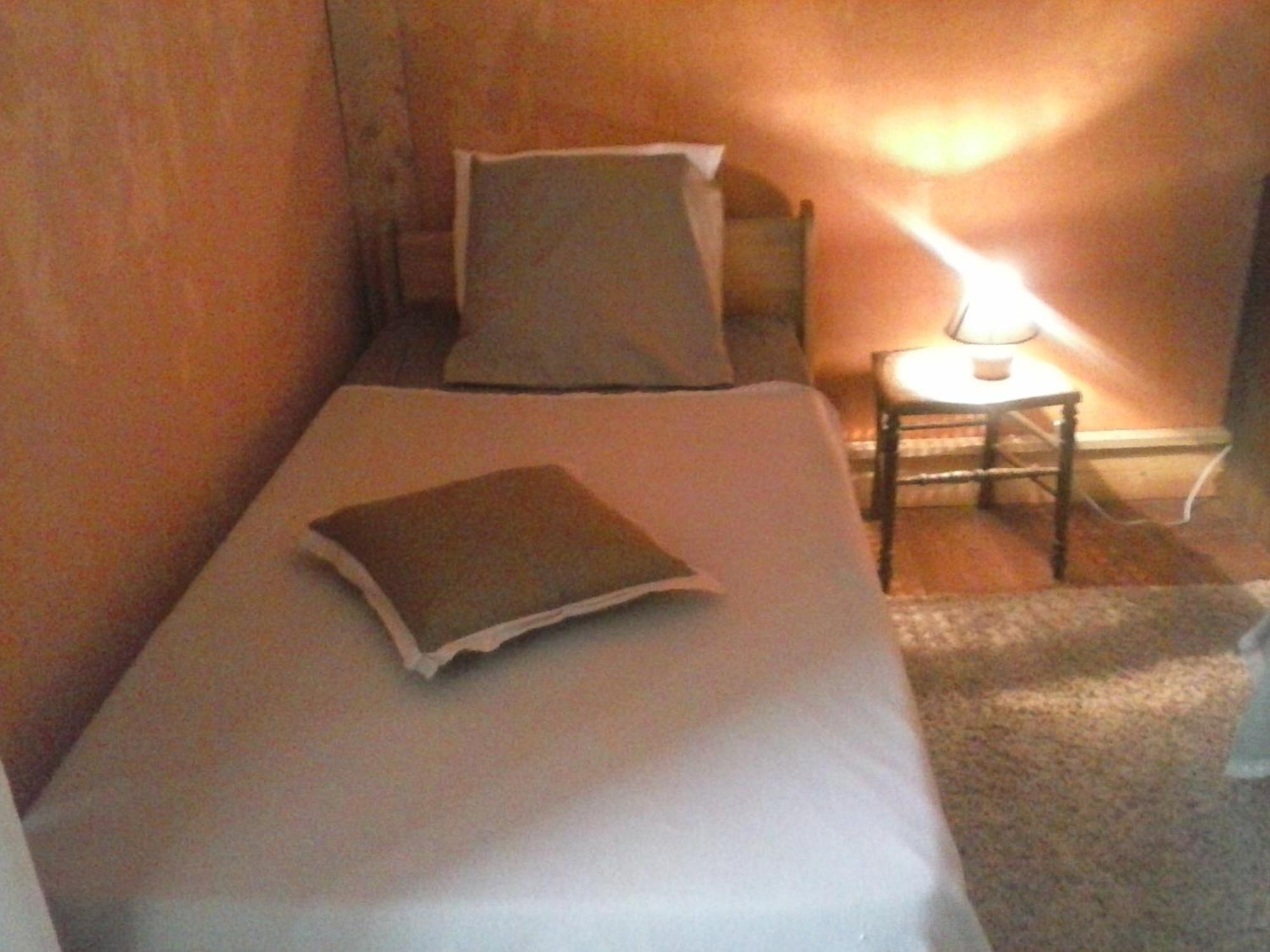 Les Gites Du Couvent Alternatif Camlez Room photo
